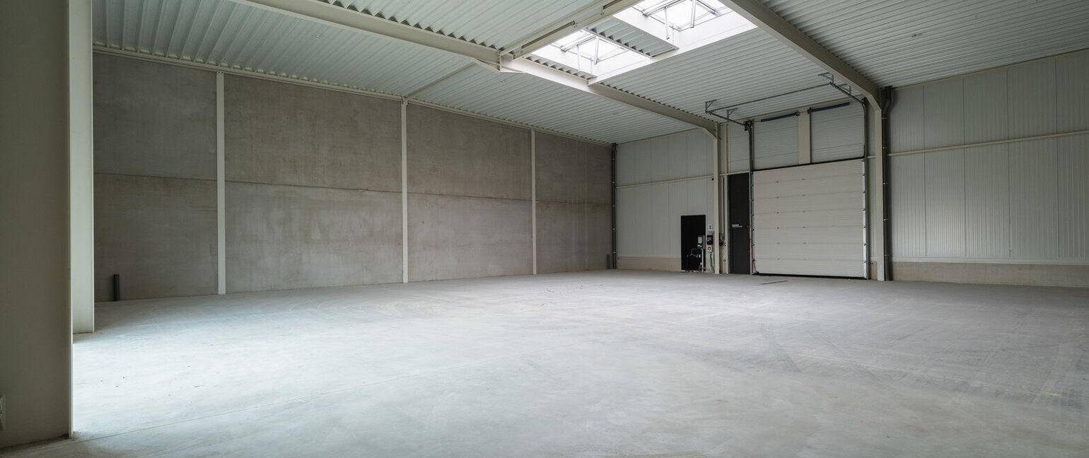 Industrieel gebouw te koop in Dilsen-Stokkem