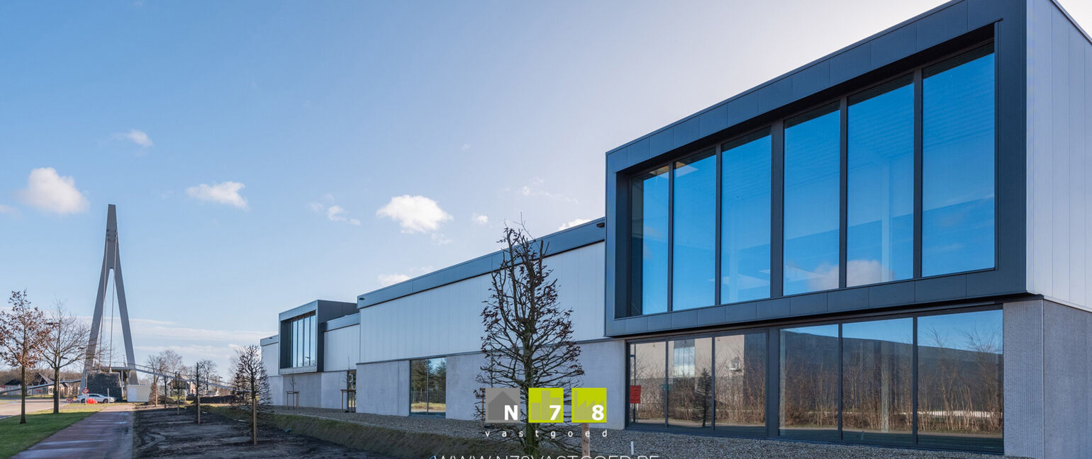 Industrieel gebouw te koop in Dilsen-Stokkem